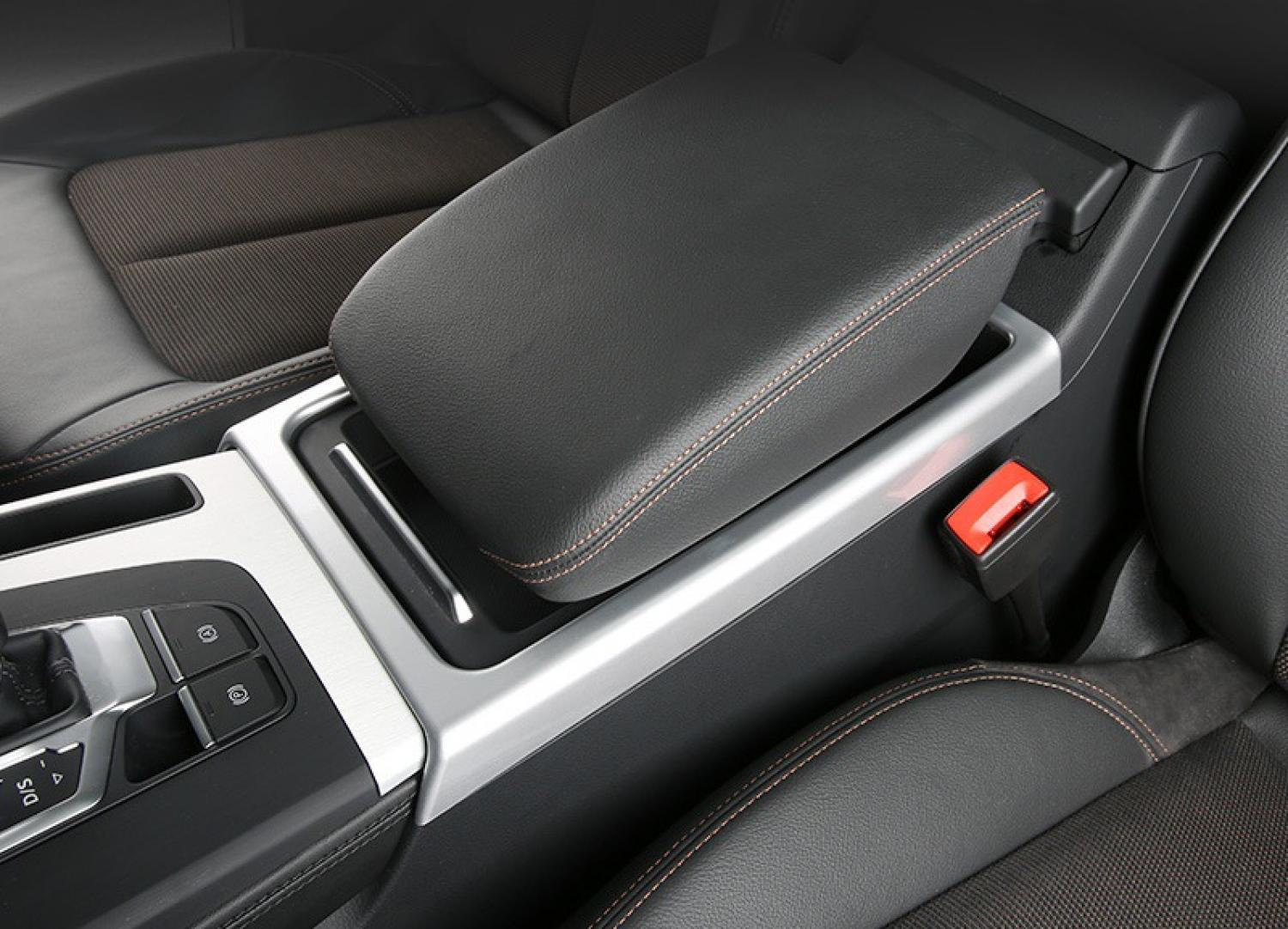 Mittelkonsole Armaturenbrett Veredelung Chrome Matt Geeignet Für Audi Q5 SQ5 FY Ab BJ.2108